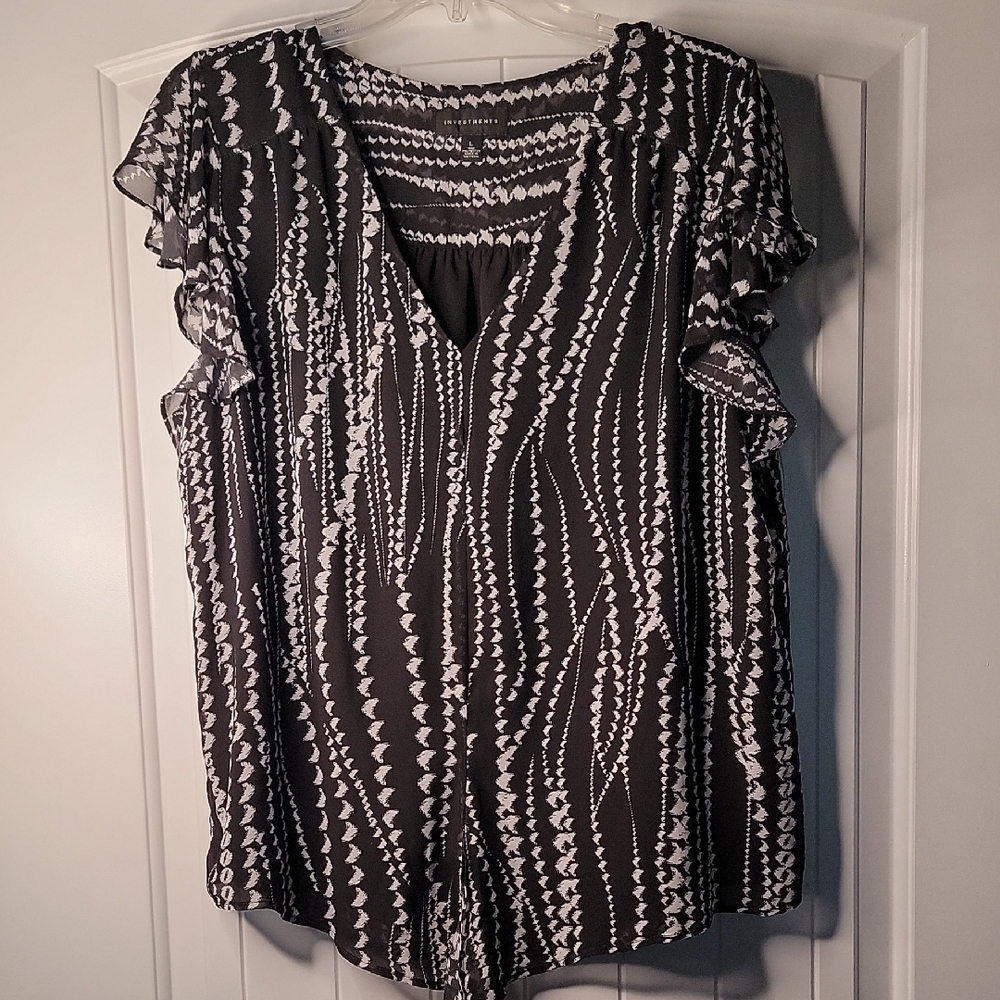 Investments Black and White Ruffle Sleeve Blouse